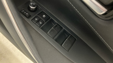 Toyota Corolla 2.0 VVT-i Hybrid Design 5dr CVT Hybrid Hatchback